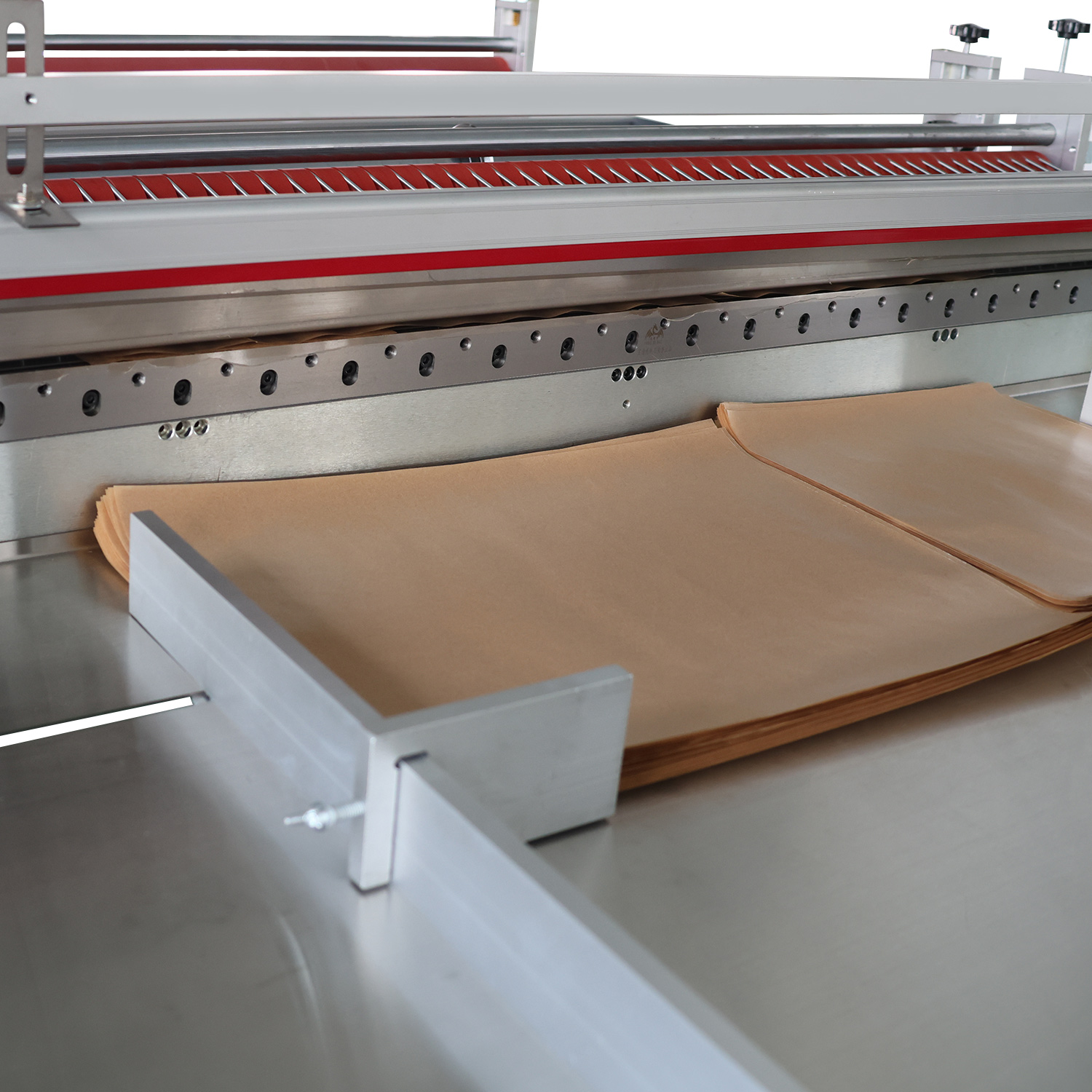 Kraft Paper/Blown Paper Roll To Sheet Unwinding Cutter/Wrapping Paper Reel To Sheet Rotray Cutting Machine